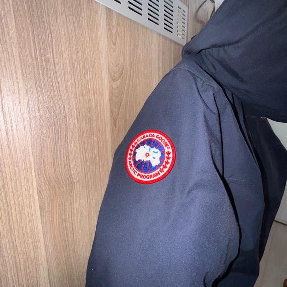 Navy Canada Goose Men's Maitland Parka - Size M